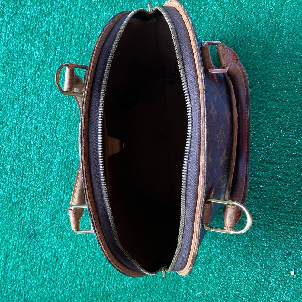 Extra pics. Authentic Louis Vuitton Bag - Picture 5 of 12